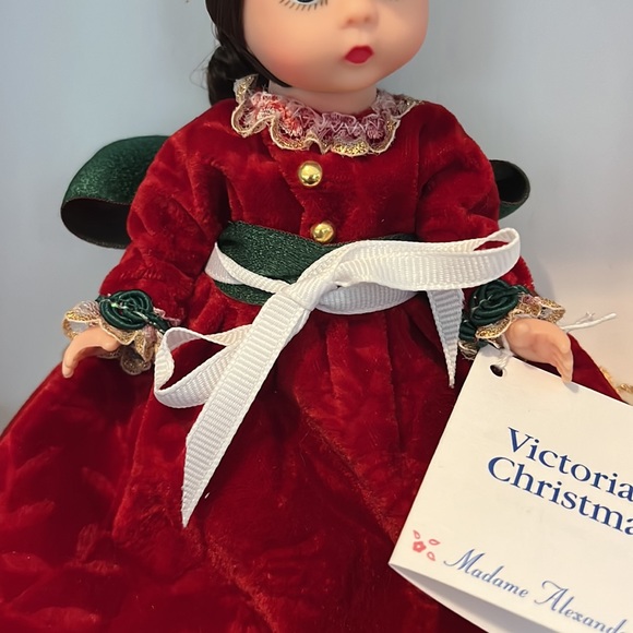 Madame Alexander's 8" Victorian Christmas #19970 - Picture 3 of 10